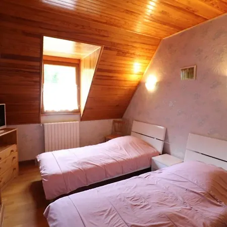 Maison Chaleureuse Au Coeur Des Volcans D'auvergne, Proche Super-lioran, 4 Pers, Avec Garage Et Terrasse - Fr-1-742-74 別荘 *