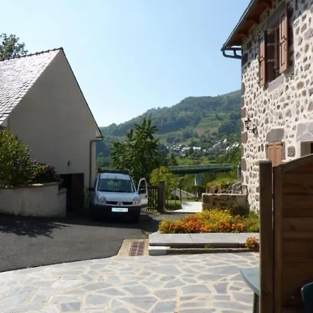 בית נופש Maison Chaleureuse Au Coeur Des Volcans D'auvergne, Proche Super-lioran, 4 Pers, Avec Garage Et Terrasse - Fr-1-742-74 Thiézac