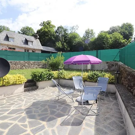 Maison Chaleureuse Au Coeur Des Volcans D'auvergne, Proche Super-lioran, 4 Pers, Avec Garage Et Terrasse - Fr-1-742-74 *